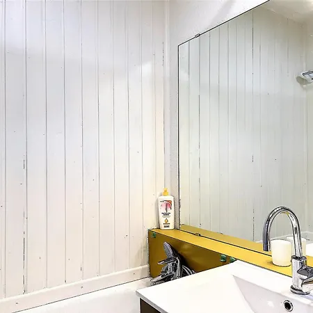 Lumineux Aux Pieds Des Pistes Avec Balcon Et Wifi - Fr-1-267-281